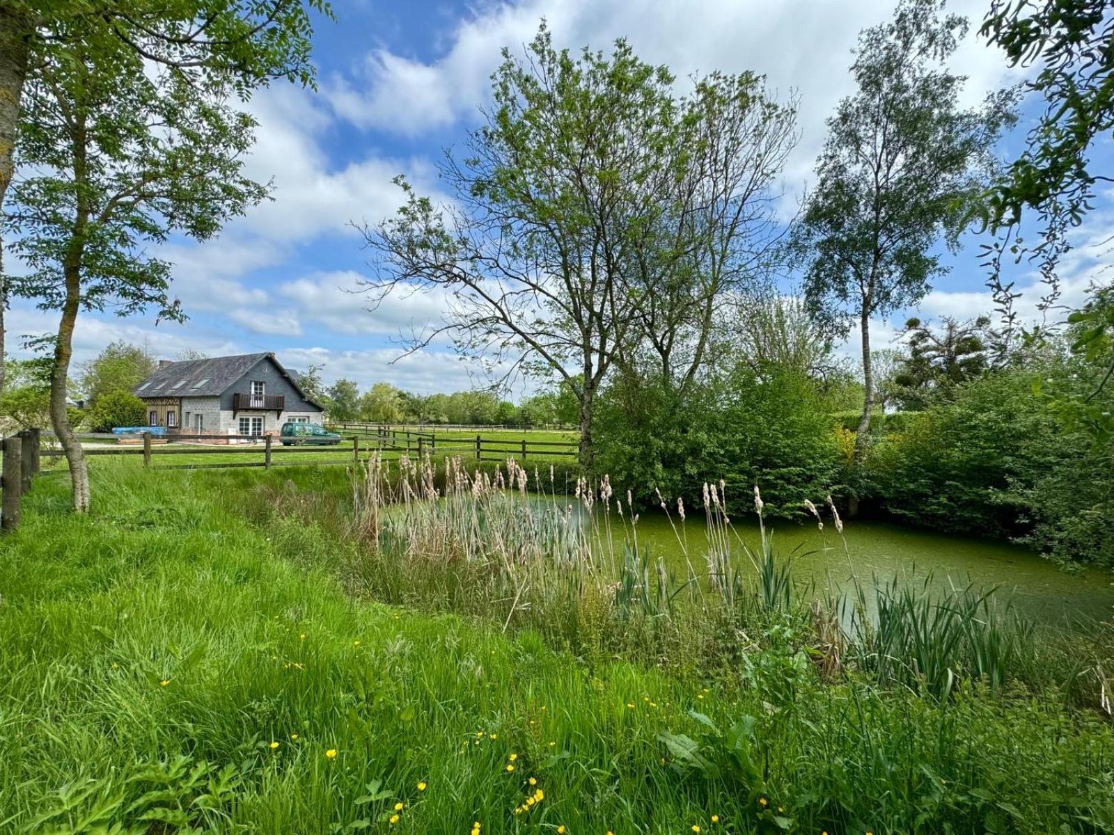 La Longere Du Haras Lägenhet Manerbe Exteriör bild